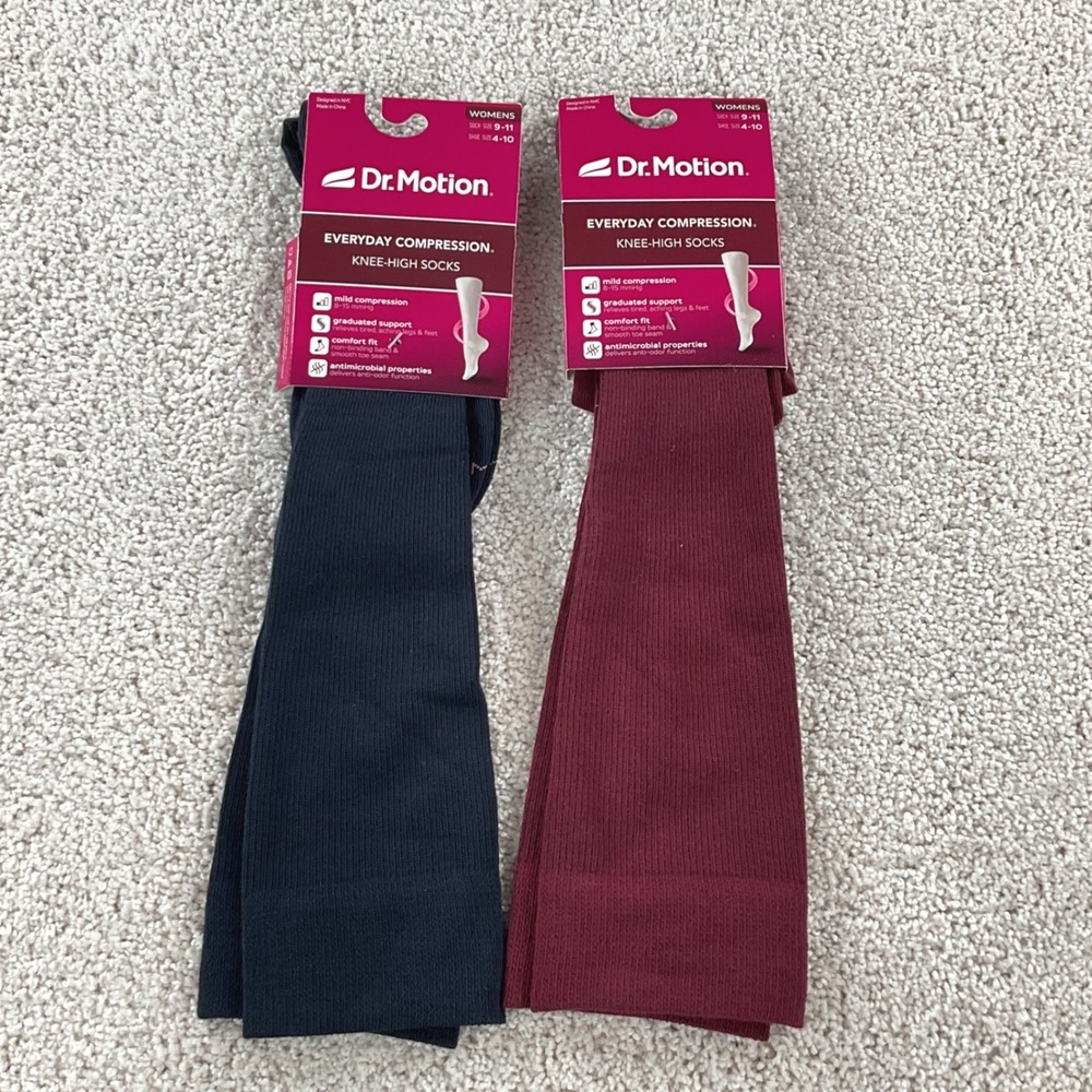 Dr. Motion 2pk Womens Compression Knee High Socks BLACK Burgundy 9-11